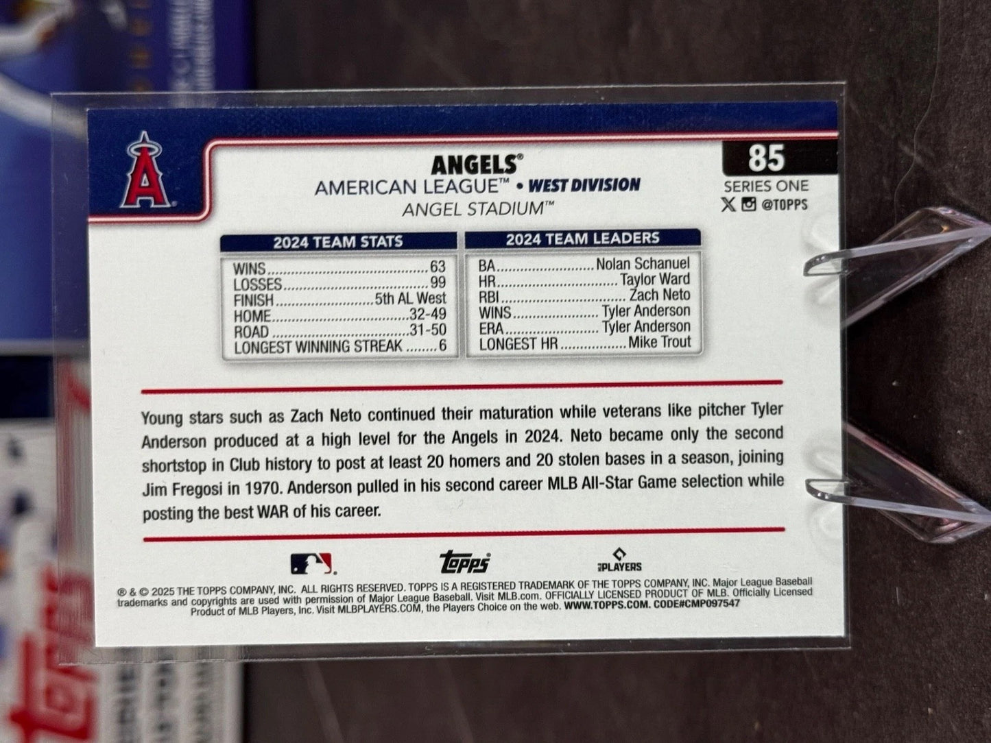 Los Angeles Angels 2025 Topps Series 1 #85 - Sandglitter - Los Angeles Angels