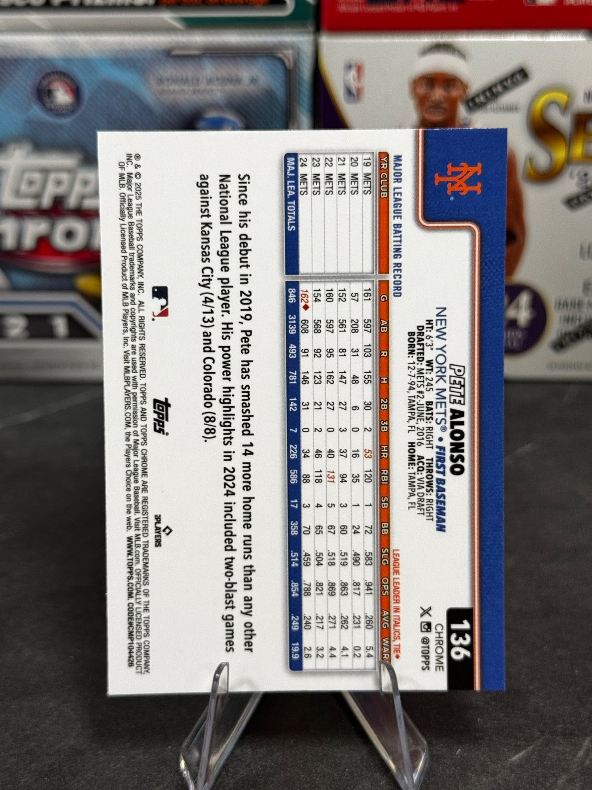 2025 Topps Chrome - #136 Pete Alonso Prism Refractor