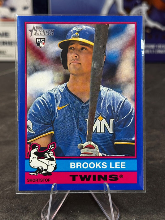 2025 Topps Heritage - Brooks Lee Rookie Blue Border #63 (RC)