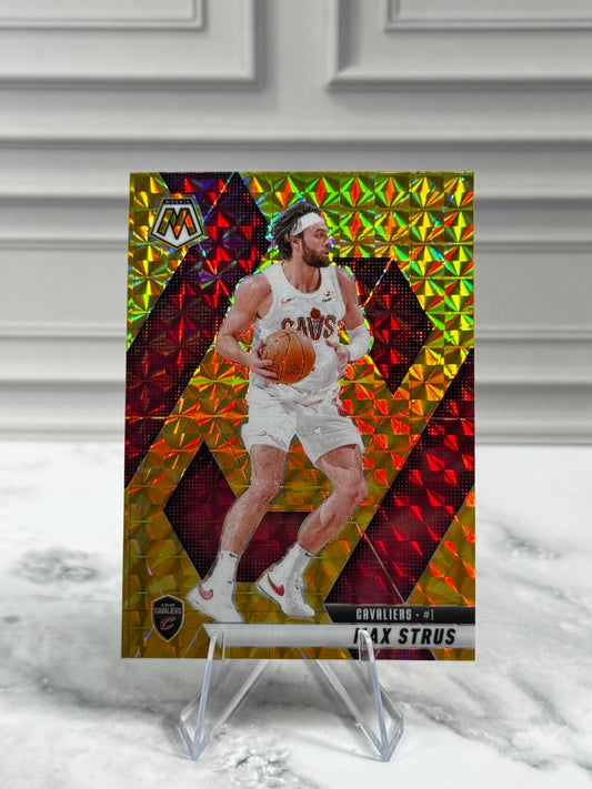 2024-25 Panini Mosaic - Max Strus #11 Reactive Yellow Mosaic Prizm