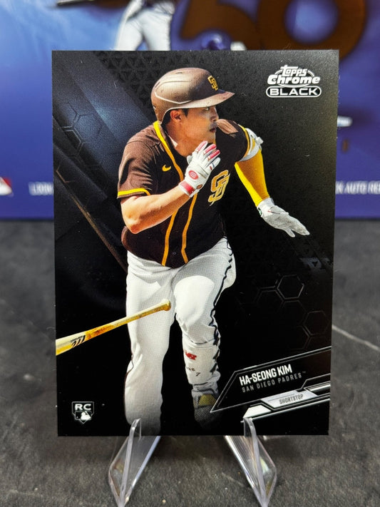 2021 Topps Chrome Black - Ha-Seong Kim Rookie #66 (RC)